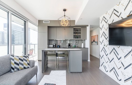 Downtown Toronto Apartment | The Estate Entertainment District