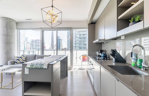 Downtown Toronto Apartment | The Estate Entertainment District