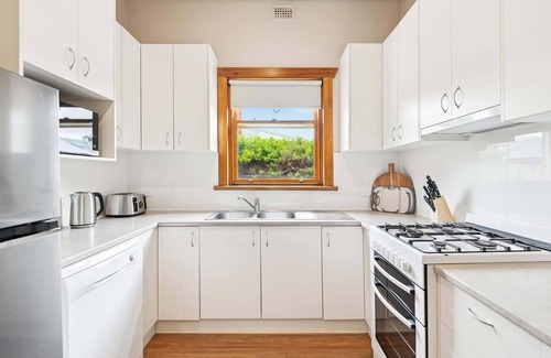 Evandale House | The Evandale CottagenFor a comfortable convenient stay