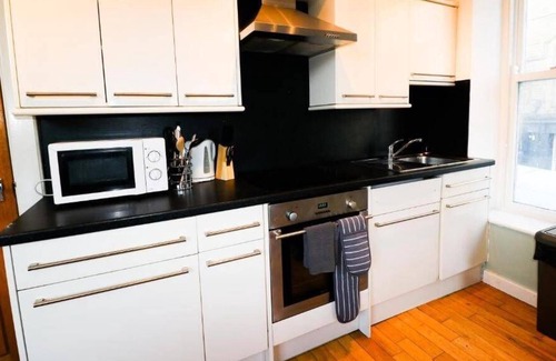 Dewsbury Apartment | The Exquisite 2 Bed Apartment in Dewsbury