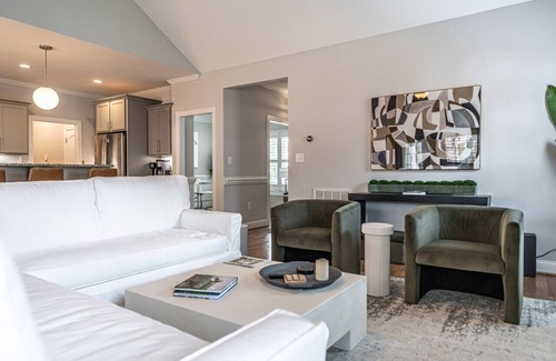 Southern Pines House | The Fairway on Crest: Luxurious Home Away from Home
