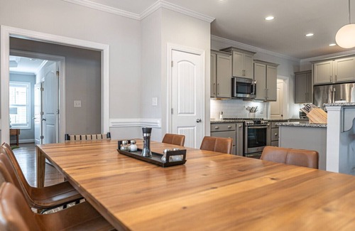 Southern Pines House | The Fairway on Crest: Luxurious Home Away from Home