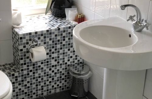 Rushmoor District Hotel | The Falcon Hotel