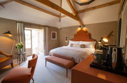 Castle Ashby Hotel | The Falcon Hotel