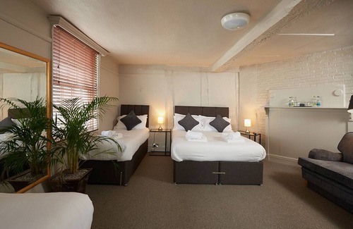Bridgnorth Hotel | The Falcon Hotel & Restaurant