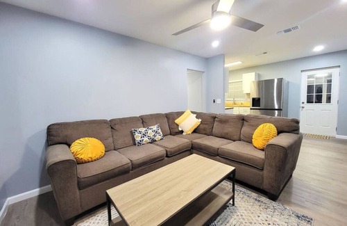 Parker House | The Family Hangar Modern Getaway - Entire House