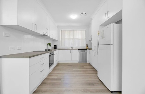 South Bathurst House | The Family Retreat - Near Mt Panorama & Racecourse