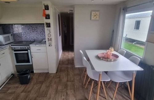 Withernsea Ski Chalet | The Family Van - Withernsea Sands - Park Dean