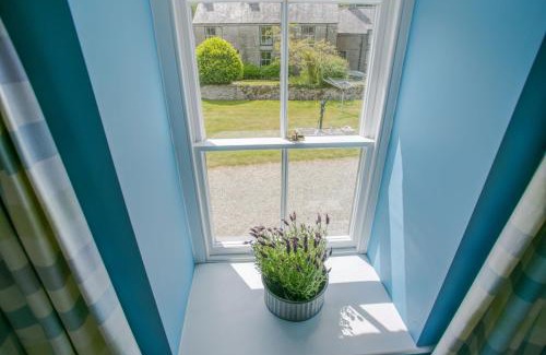 Moelfre House | The Fancy House