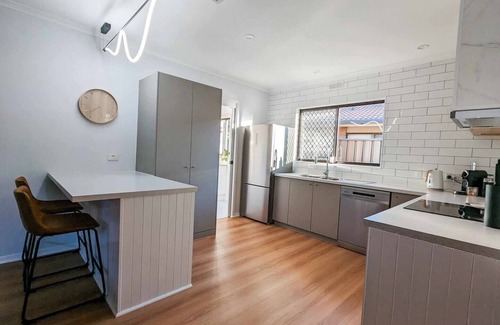 Mildura House | The Far-Away House: River + Boat Ready!
