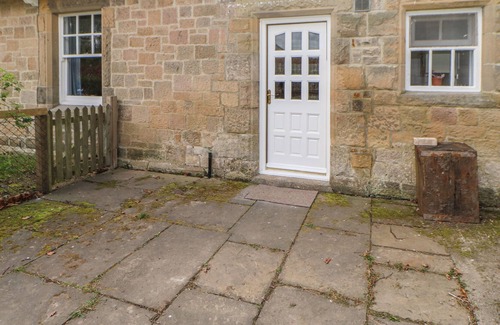 Corbridge Cottage | THE FARM COTTAGE, pet friendly, with a garden in Corbridge
