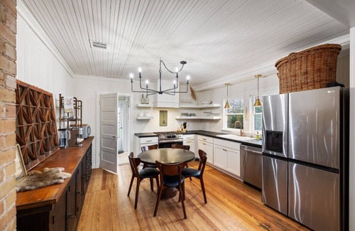 Carmine House | The Farmhouse: Antique Chic Haven near Round Top