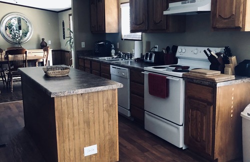 Calhoun County Other | The Farmhouse At Coolwater Farm - Great for large groups and family outings