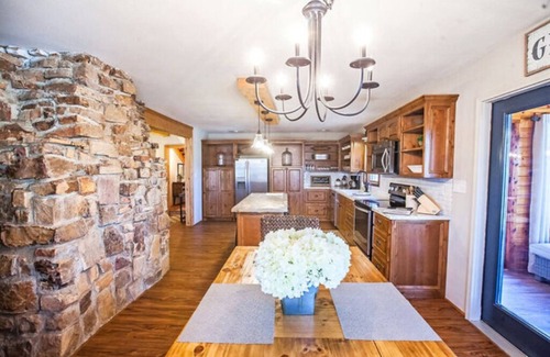 Smithville Cabin | THE FARMHOUSE CABIN