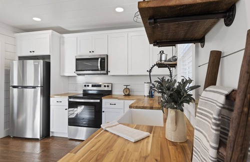 Fort Payne Other | The Farmhouse @ Desoto Farms with Hot Tub!