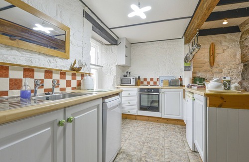 Lower Boscaswell Cottage | THE FARMHOUSE, family friendly, country holiday cottage in Pendeen