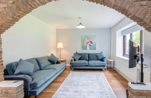 Hawes House | The Farmhouse