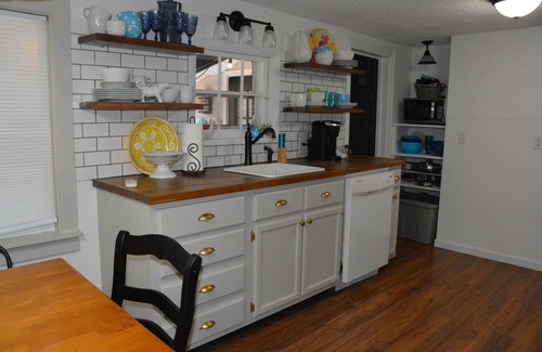 Franklin House | The Farmhouse is located in the Beautiful Mountains of Western North Carolina.