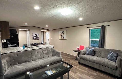 Hendersonville House | The FarmHouse Retreat - House B “NEW LISTING” Come experience life on a farm!