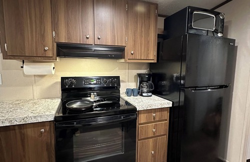Hendersonville House | The FarmHouse Retreat - House B “NEW LISTING” Come experience life on a farm!