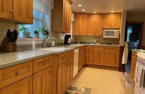 Town of Milo House | The Farmhouse-Seneca/Keuka-HotTub-WineTrail-1850’s Farmhouse, Classic Red Barn-Big Rooms-Pets OK