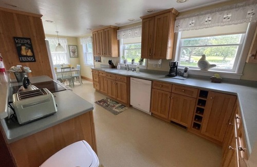 Town of Milo House | The Farmhouse-Seneca/Keuka-HotTub-WineTrail-1850’s Farmhouse, Classic Red Barn-Big Rooms-Pets OK