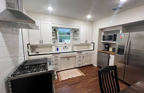 New Braunfels House | The Faust Haus at the Guadalupe with a hot tub !