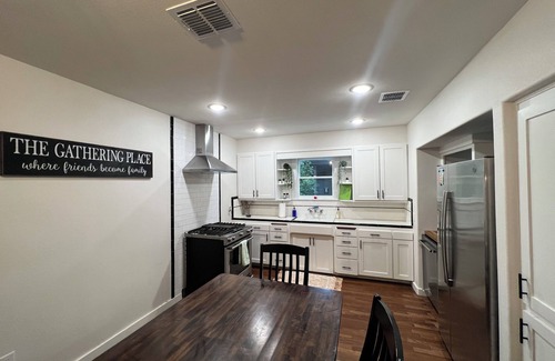 New Braunfels House | The Faust Haus at the Guadalupe with a hot tub !