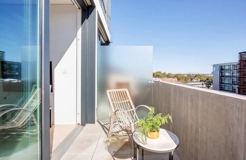 Alexandria Apartment | The Fern Double story Penthouse Suite wTerrace