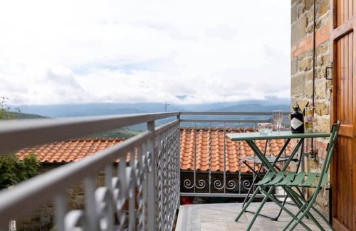 Pratovecchio House | The Fever Rock