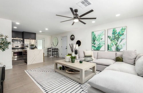New Papago Parkway House | The Fillmore|Heated Pool | 2 Masters | Putt. Grn