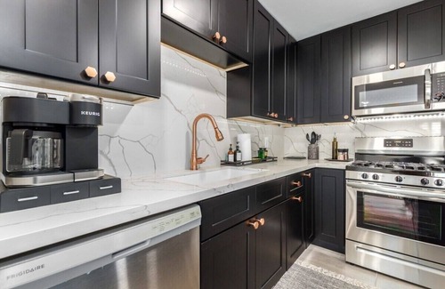 New Papago Parkway House | The Fillmore|Heated Pool | 2 Masters | Putt. Grn
