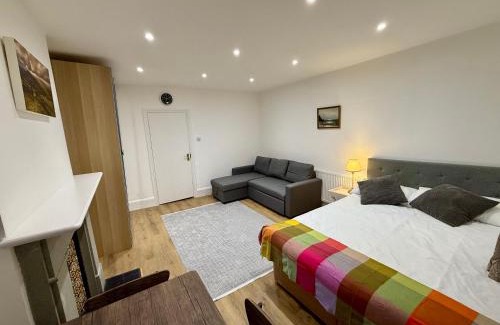 East Finchley Apartment | The Finchley Grand Flat II