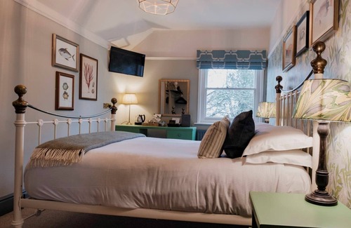 Winkton Hotel | The Fisherman's Haunt