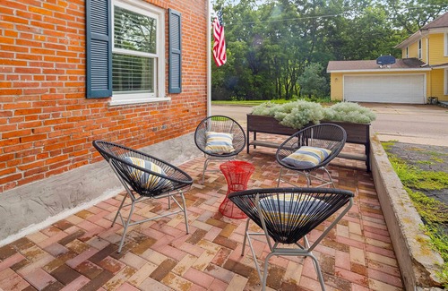 Galena Cottage | 'the Fiveten Federal' - Downtown Galena Gem!