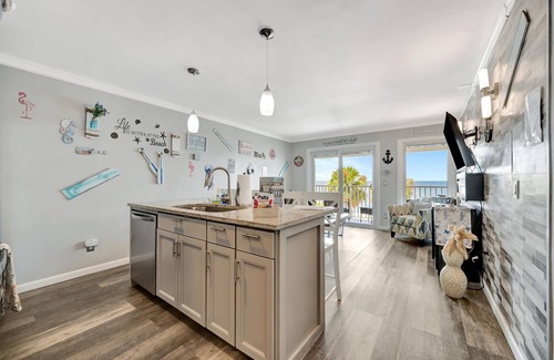 Rocky Point Apartment | The Flamingo Balcony Waterview Heated Pool