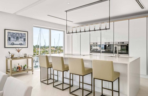 Nassau Condo | The Flamingo Condo
