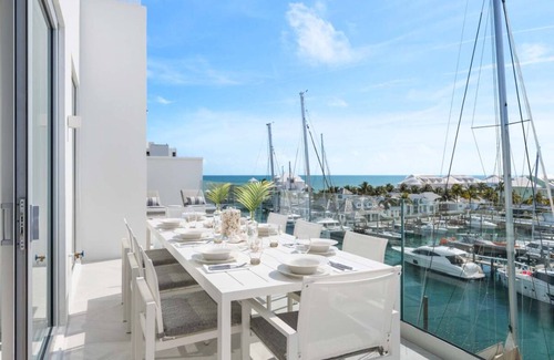Nassau Condo | The Flamingo Condo