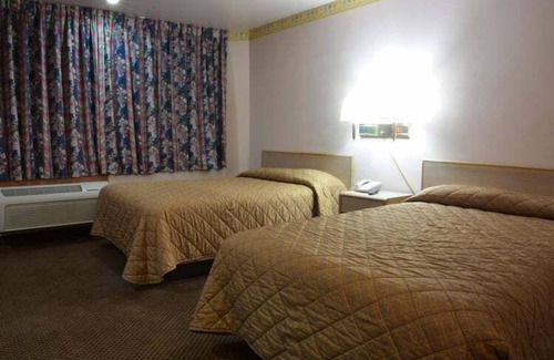 St. Leo's Hotel | The Flamingo Motel