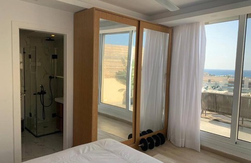 Al Alamayn Apartment | The Flamingo - Sea view penthouse with plunge pool