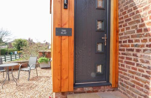 Carlisle House | The Flat