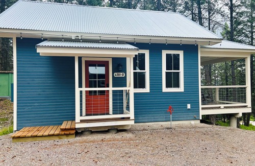 Lakeside Cabin | The Flathead at Elk Ridge Village cabin 201B with views of Flathead Lake