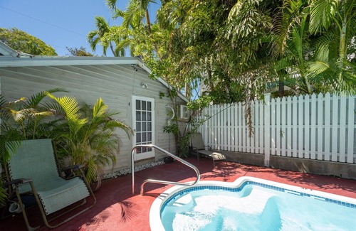 Meadows Condo | The Fleming Suite | 1 bed, 1 bath condo w/shared pool, monthly rental