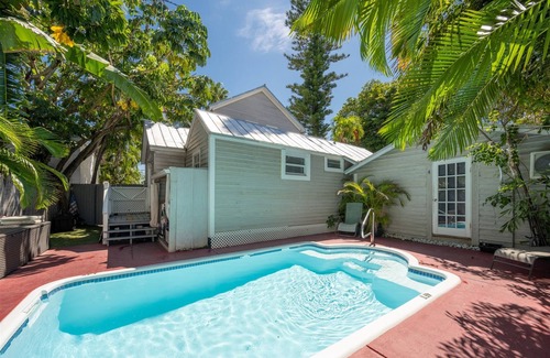 Meadows Condo | The Fleming Suite | 1 bed, 1 bath condo w/shared pool, monthly rental
