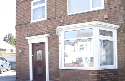 Flint Apartment | The Flintshire - North Wales - Sleeps Up To 9