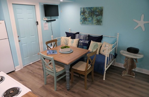 Altamont Manor Apartment | The Florida sun and UNIQUE PRICES are waiting for you! Book quickly now!