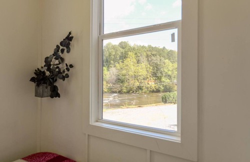 Dillsboro House | The Florio, Tiny Home, River, Hiking, and Rafting!