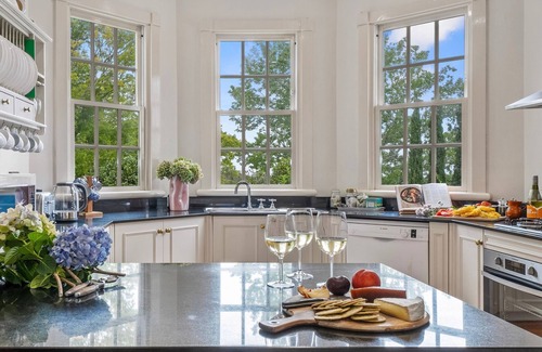 Bilpin House | The Folly - Beautiful Family Home in quiet rural position - walk to Bilpin town centre