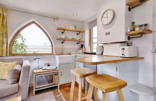 Hereford Cottage | THE FOLLY, pet friendly, character holiday cottage in Weobley