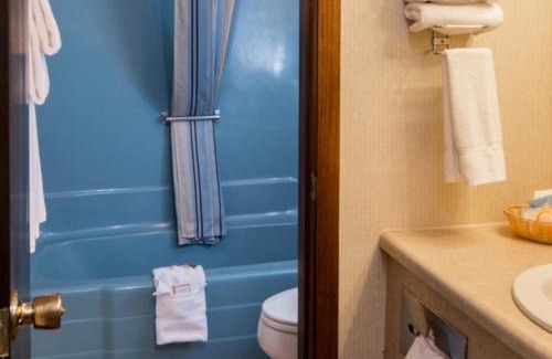 Rapid City Hotel | The Foothills Inn